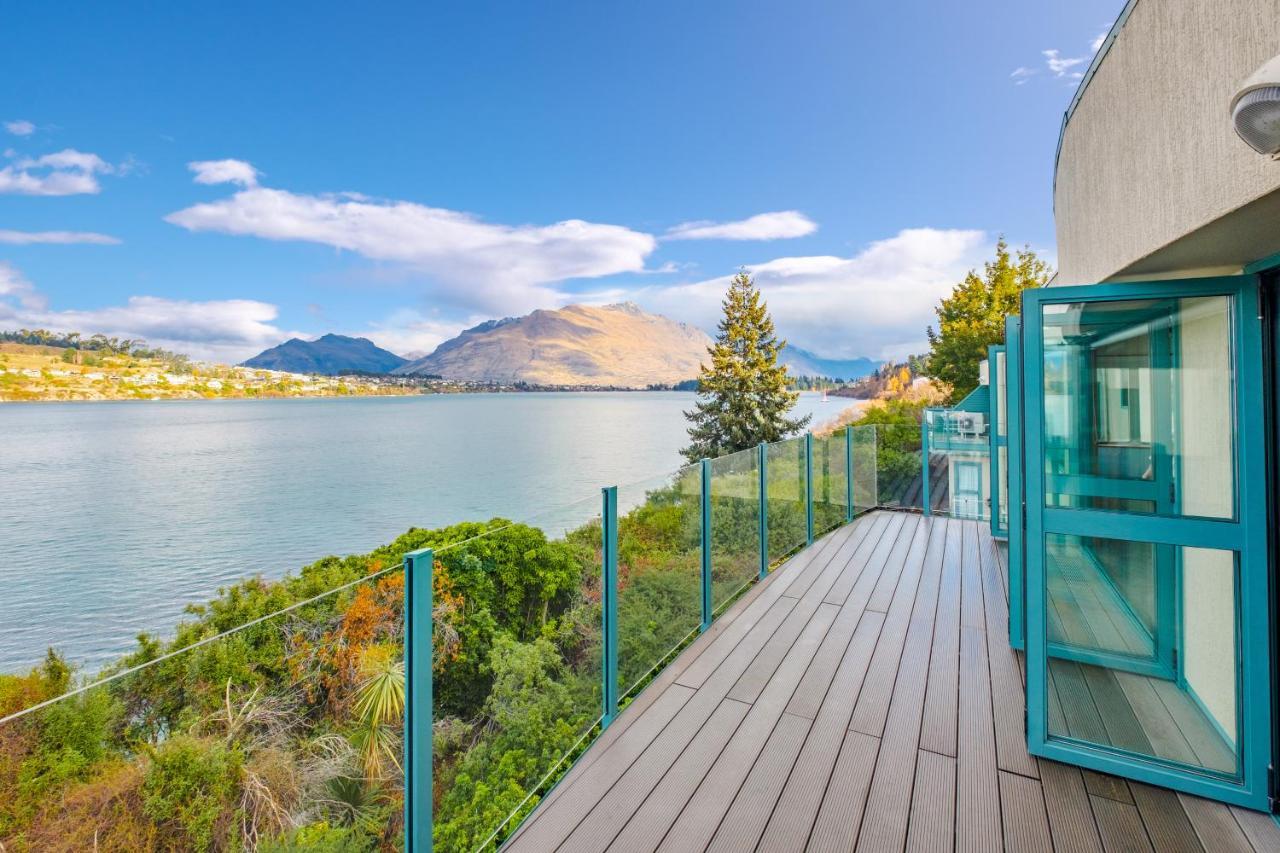 Huge Lakefront Delight - Queenstown Holiday Home Экстерьер фото
