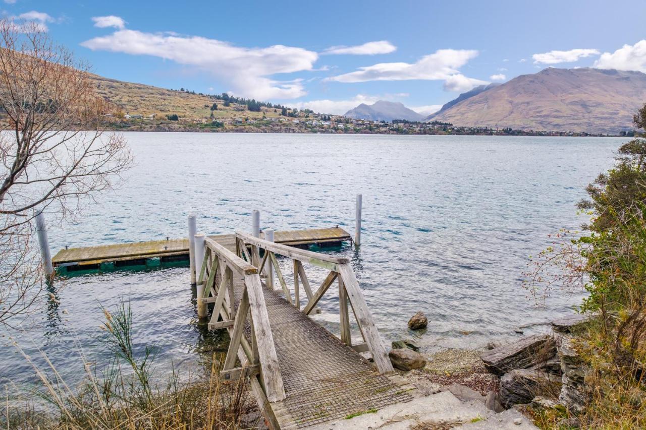 Huge Lakefront Delight - Queenstown Holiday Home Экстерьер фото