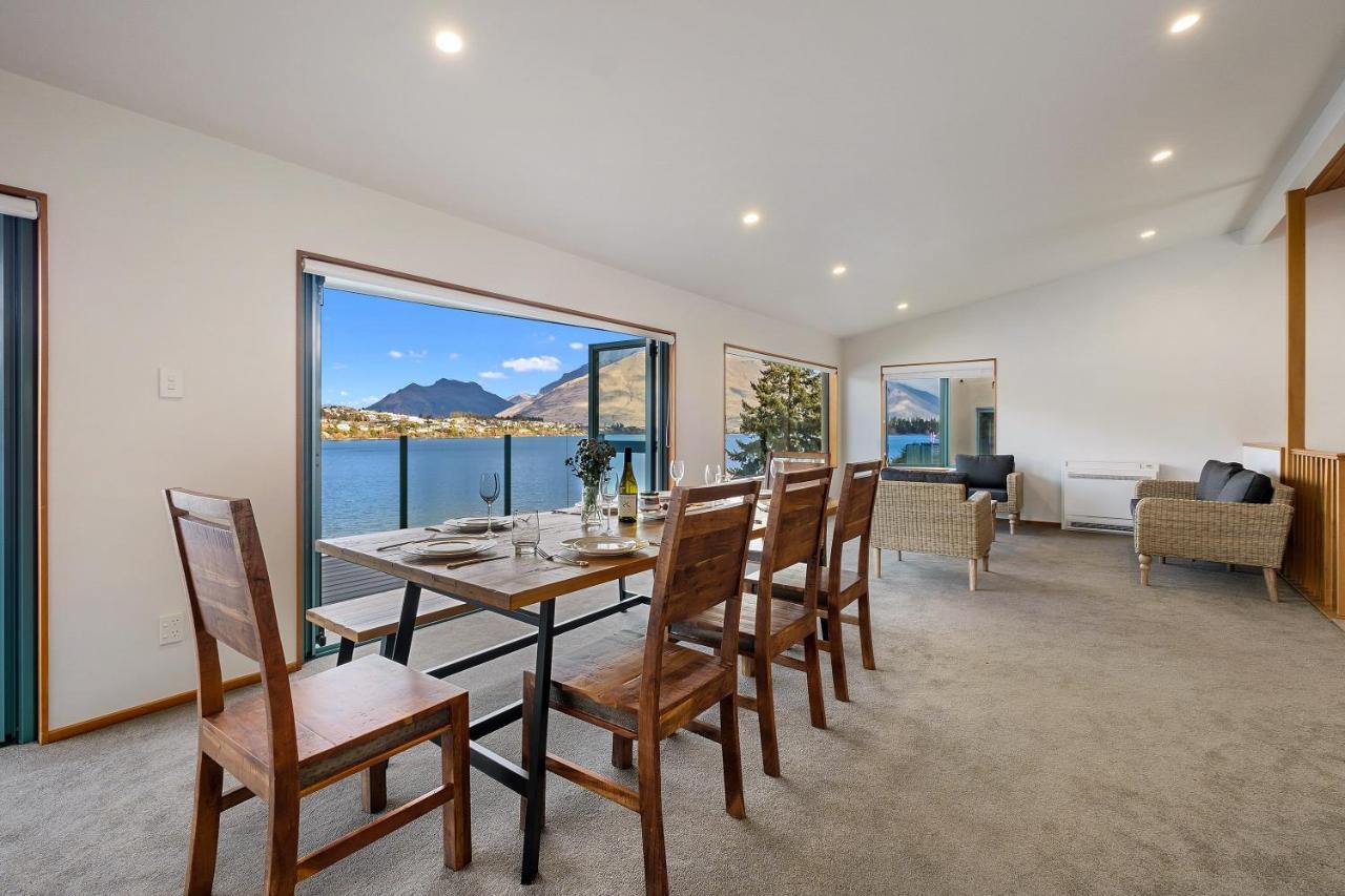 Huge Lakefront Delight - Queenstown Holiday Home Экстерьер фото